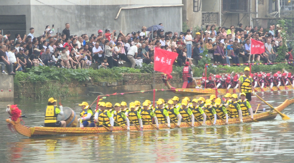 “點睛”醒龍共祈福 龍舟競渡慶端午