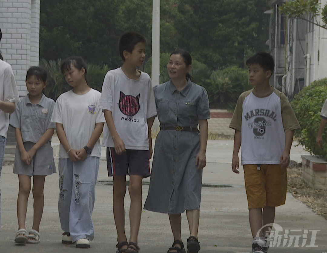 邓爱华：扎根农村三十四载 做农村教育的守望者