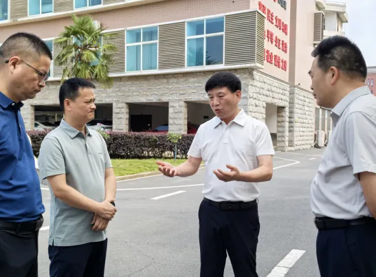 罗必胜调研指导“三考”工作