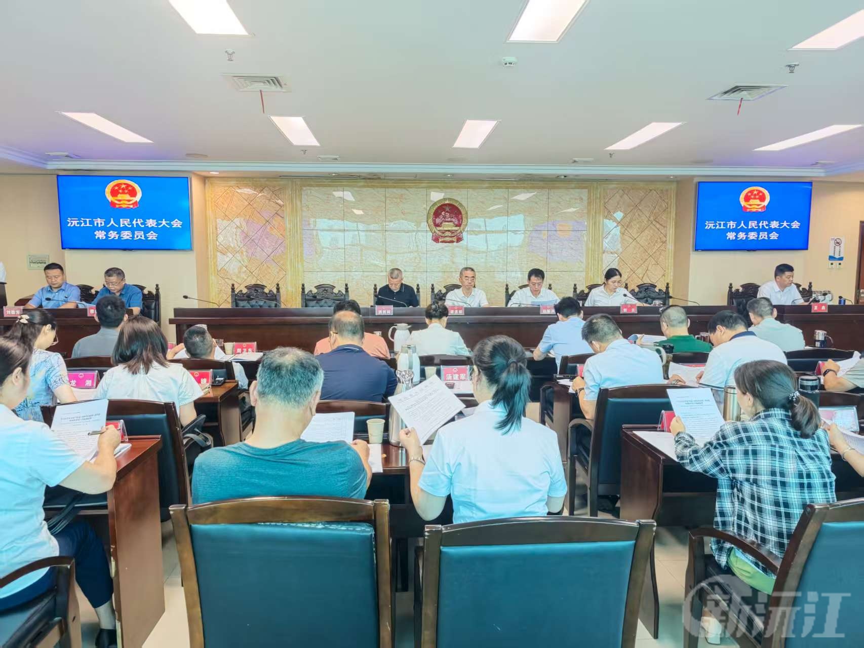 沅江市十八届人大常委会第二十五次会议召开