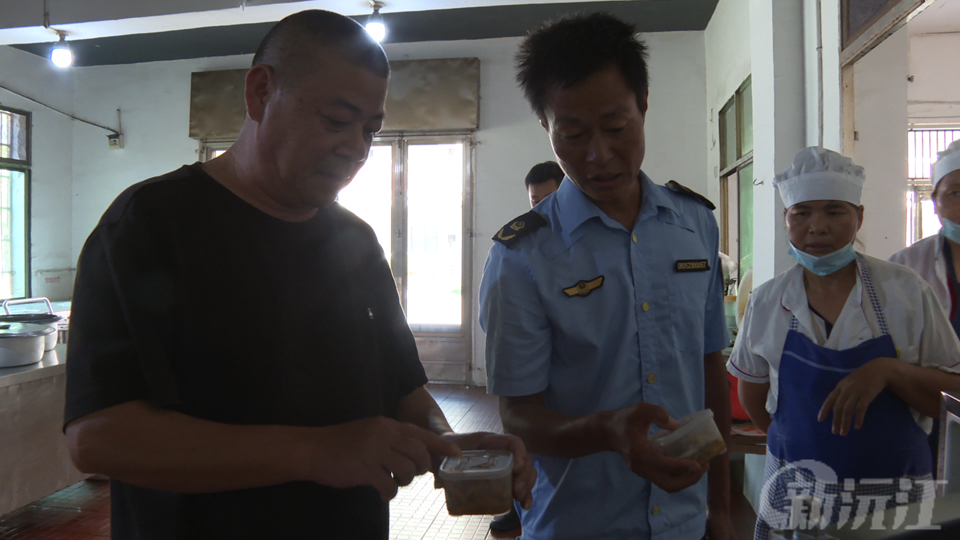 共华镇市监所开展“护苗”行动 严把校园食品安全关