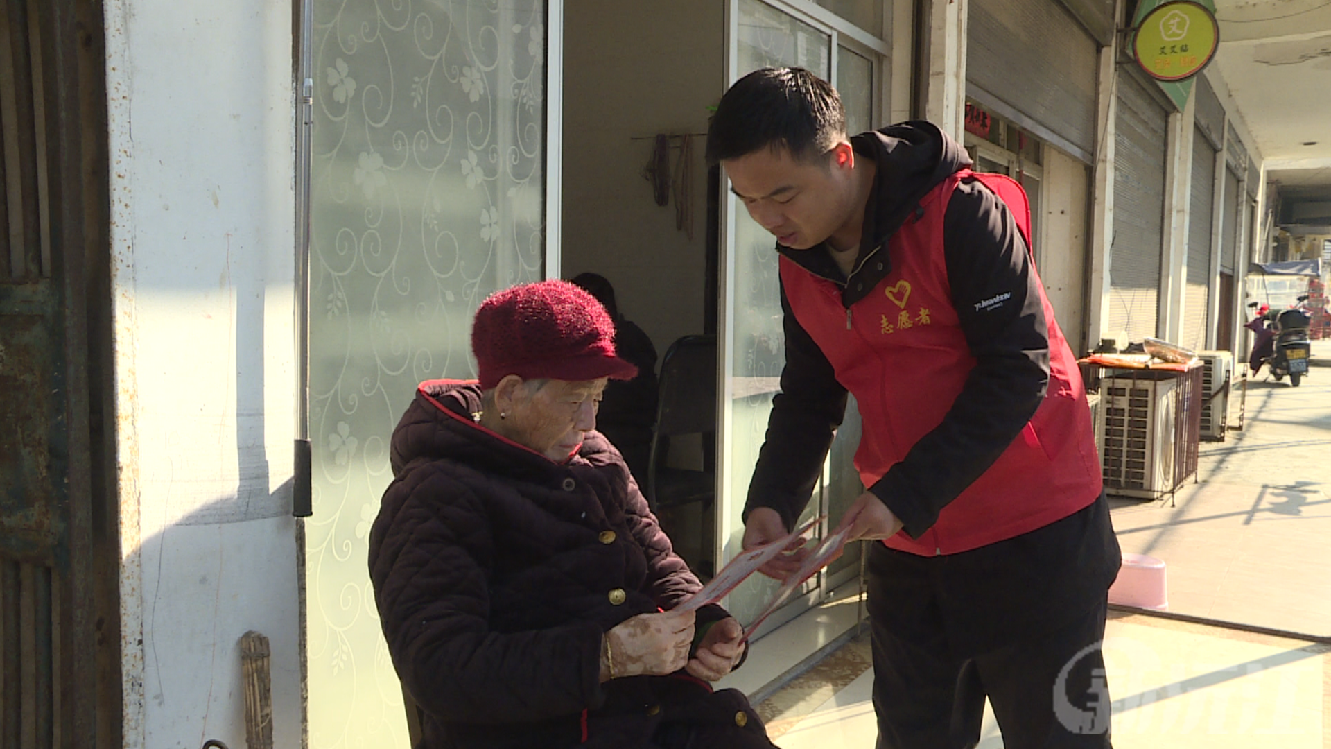 沅江新湾镇：“敲门行动”敲响安全“警钟” 共筑居民生活“防火墙”