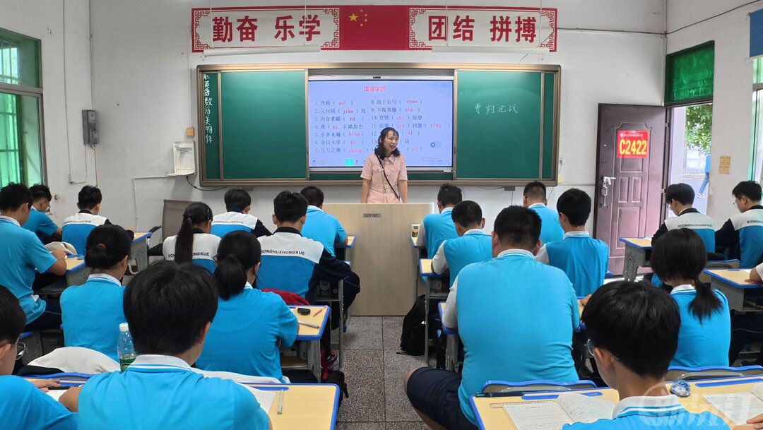 王元：用爱点亮每一个孩子